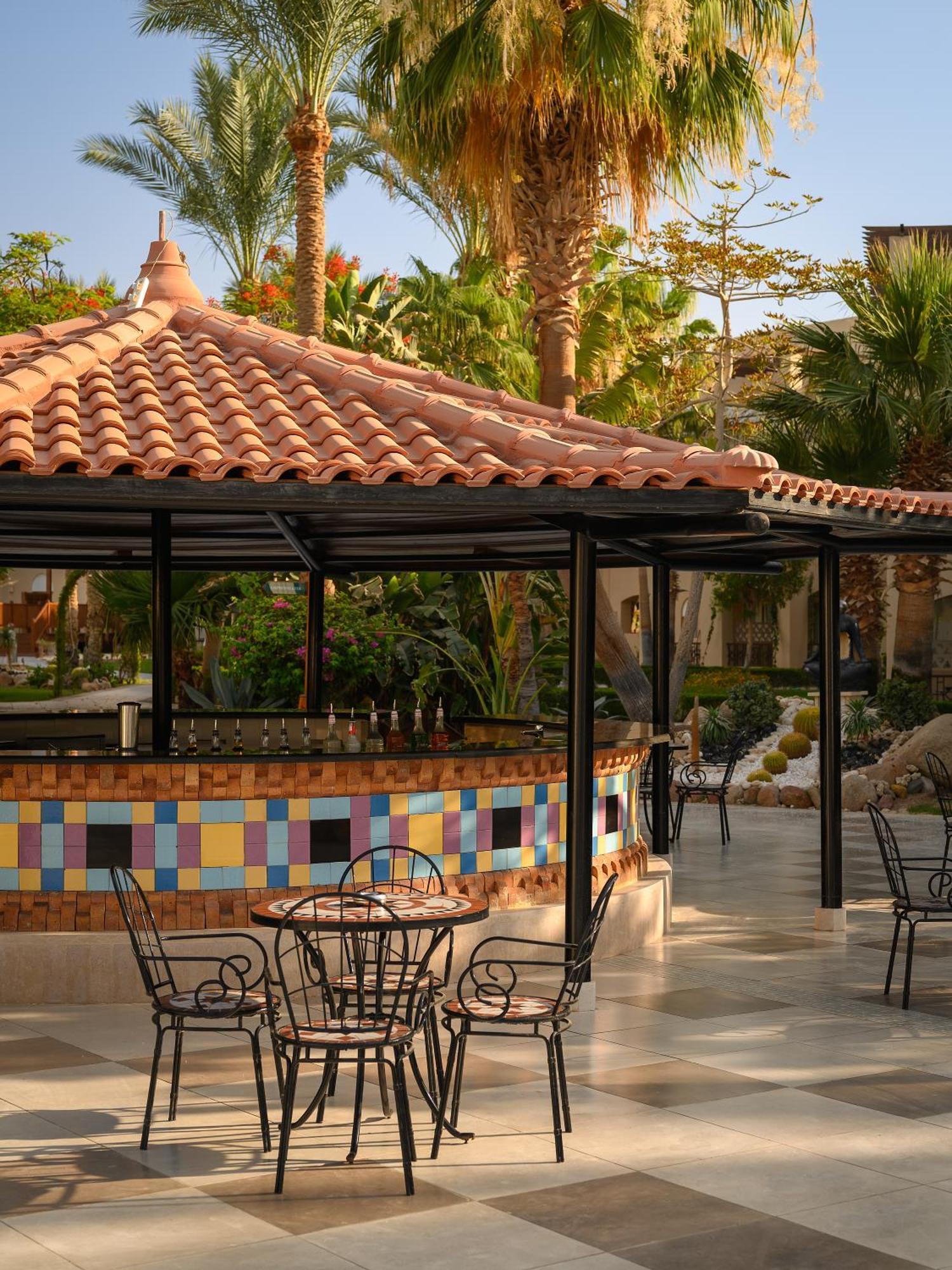 Iberotel Redsina Sharm el-Sheikh Bagian luar foto The bar at the La Quinta Resort